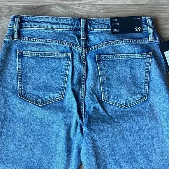Silver High Note Slim Crop High rise Jeans Indigo Size 29x25 NEW - Picture 2 of 11
